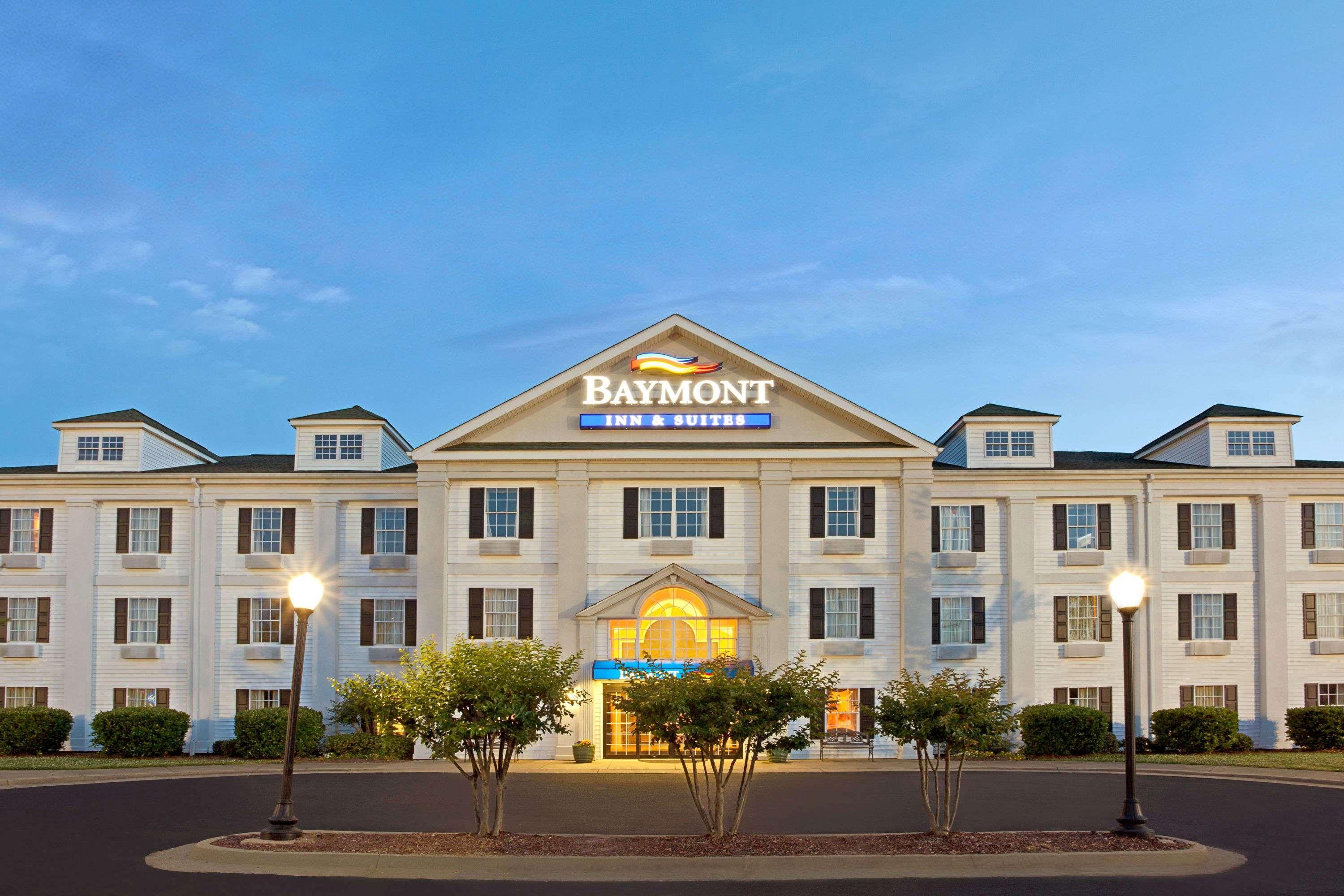 Baymont By Wyndham Pearl Hotel Exterior foto
